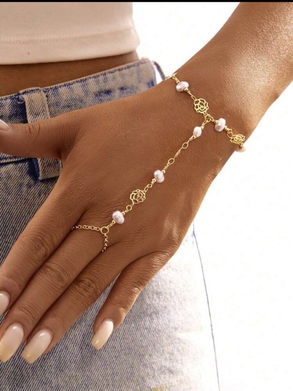 Gold hand chain bracelet - Picture 1 of 2